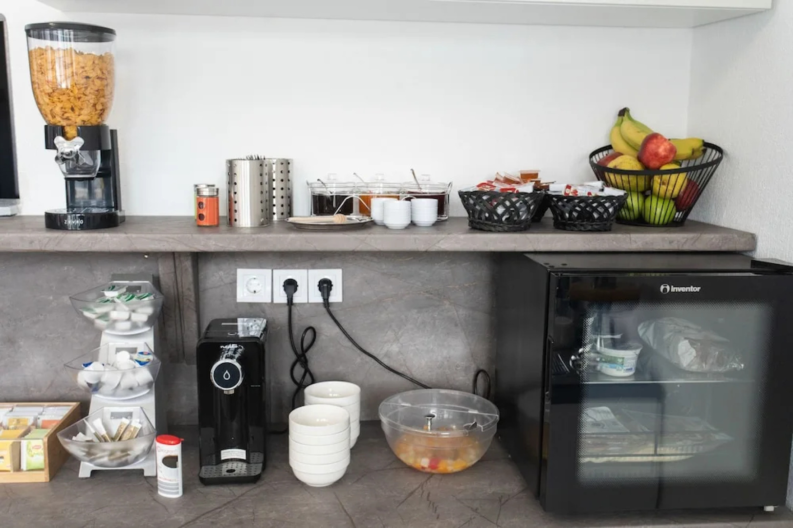 Aeonian Luxury Suites