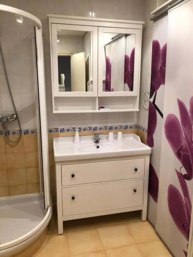 Appartement lumineux, avec balcon, à 200m de la plage