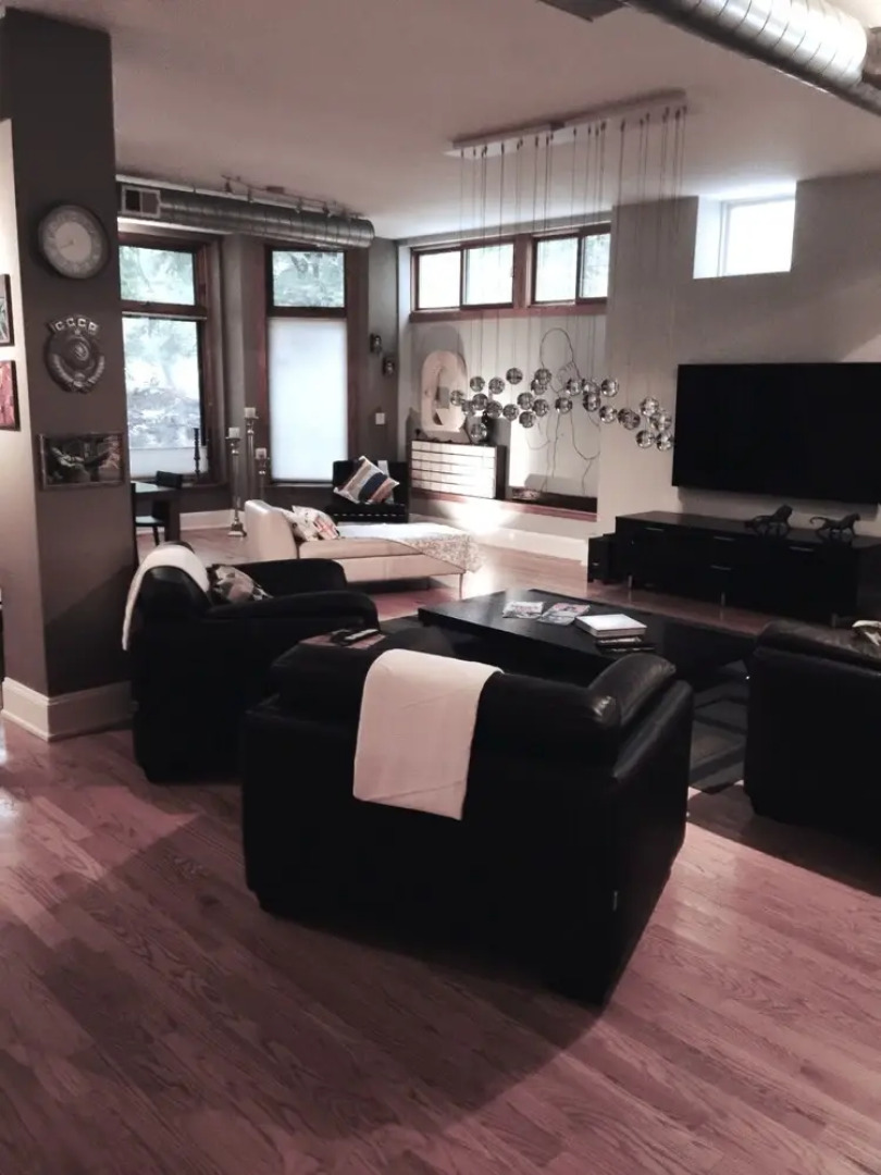 House 5863 - Chicago Bed and Breakfast