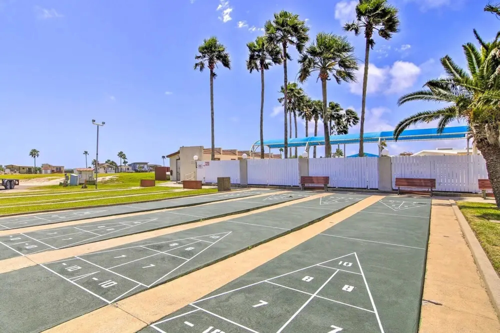 5 Mi to Beaches: Sunny Port Isabel Golf Retreat