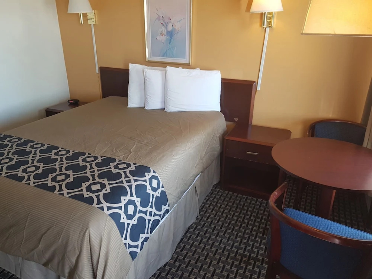 Split Mountain Motel