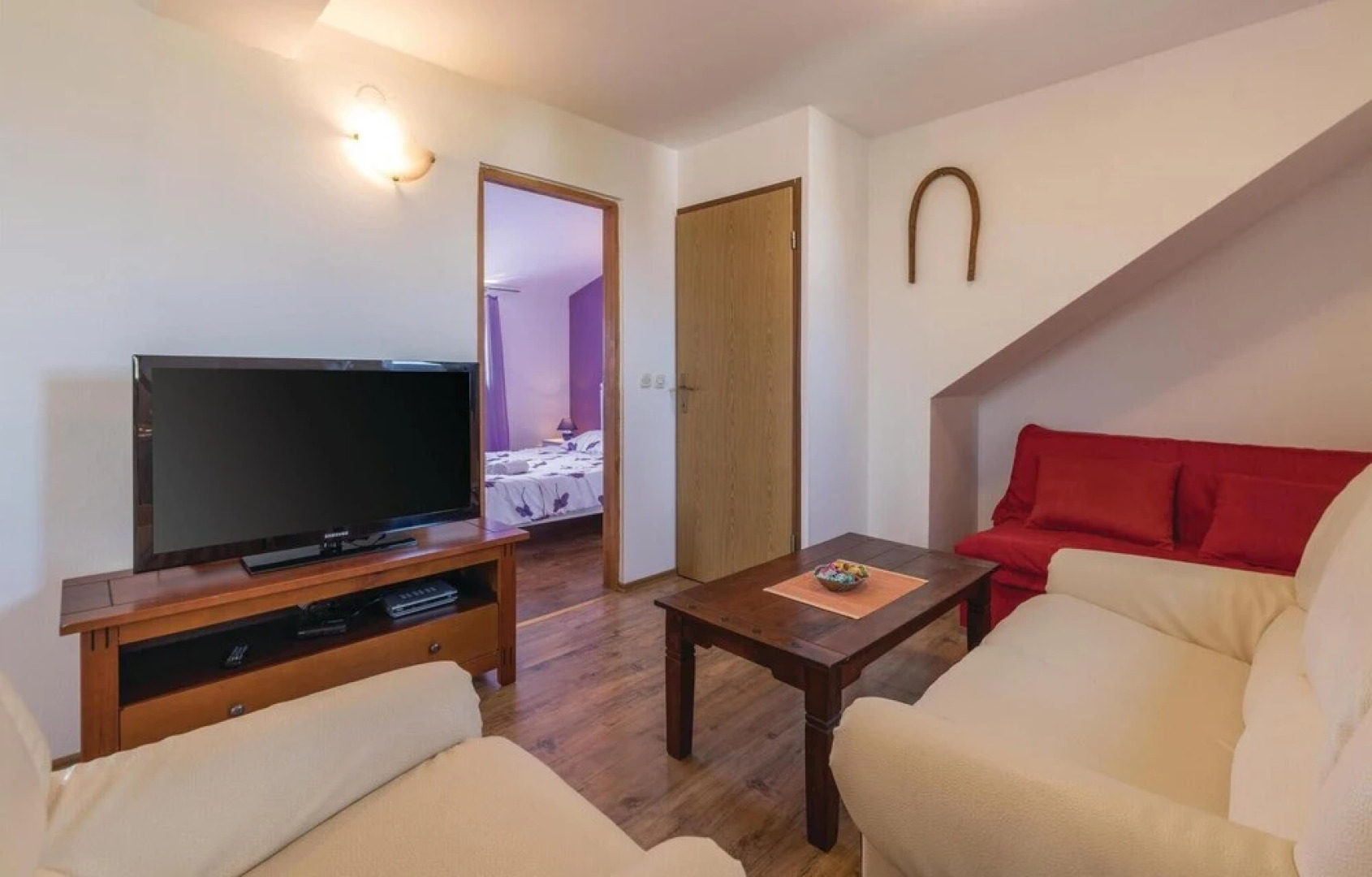 Amazing Home in Peruski With Wifi and 5 Bedrooms