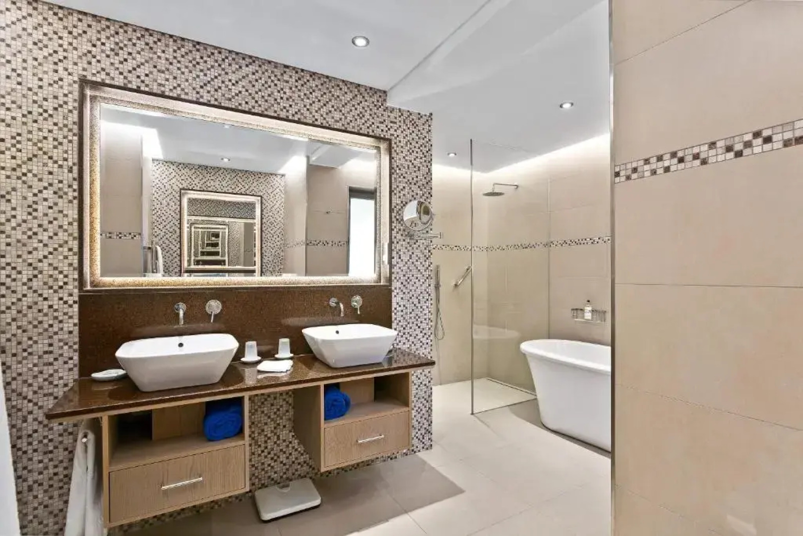 Four Seasons Country Club