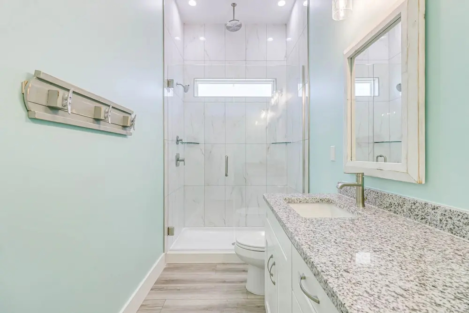 Casa Grande Sp131 5 Bedroom Home by RedAwning