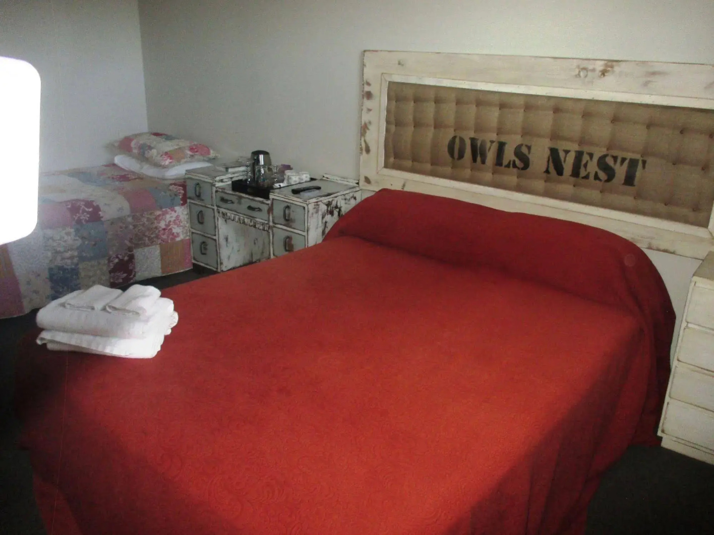 Fat Owl Motel, Bar & Eatery