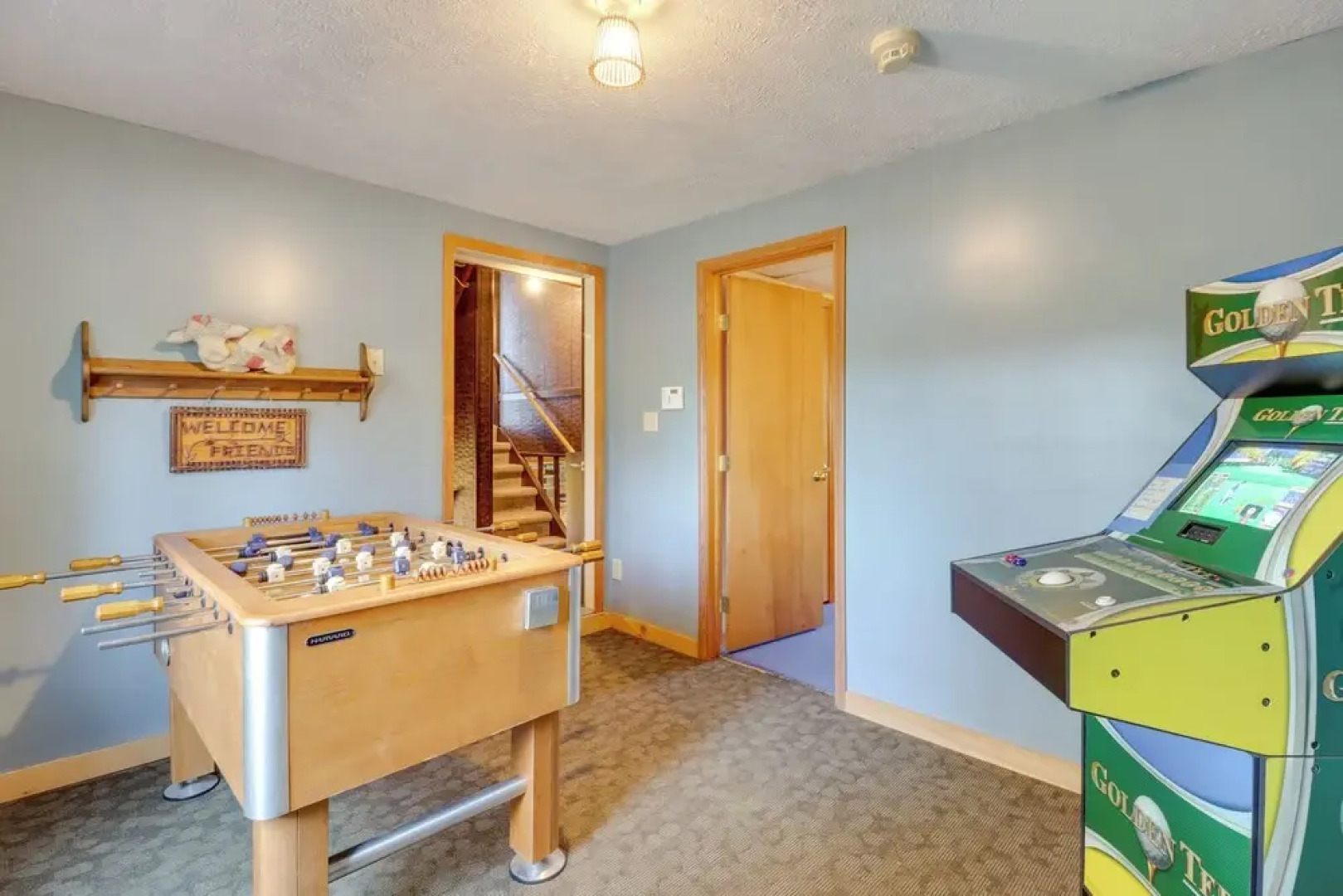 Near Skiing: Lakefront Gem w/ Kayaks in Long Pond