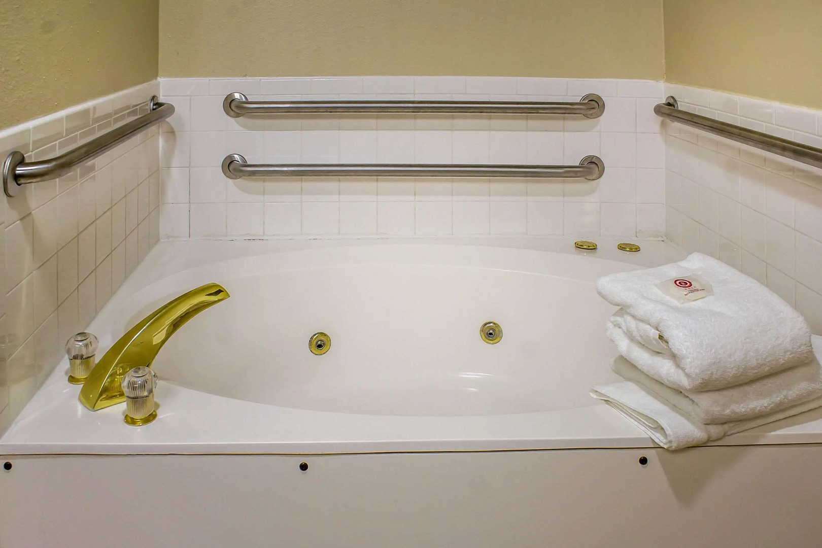 Comfort Inn & Suites Cedar Rapids North - Collins Road