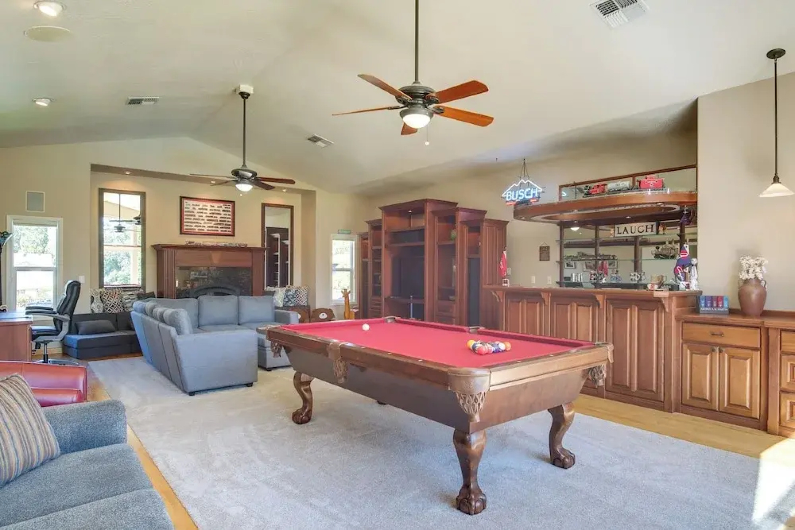 Lovely Riverfront Grants Pass Home: Pool & Hot Tub