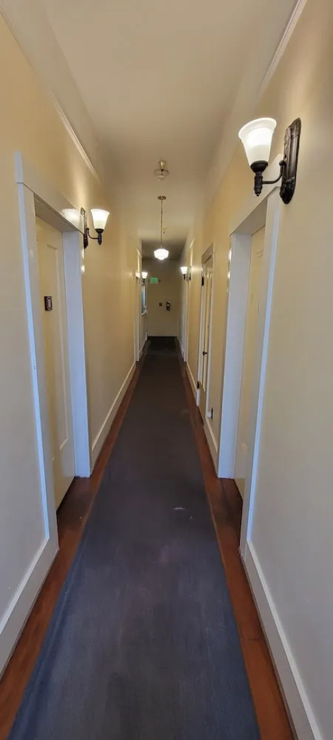 Wolf Creek Inn & Tavern