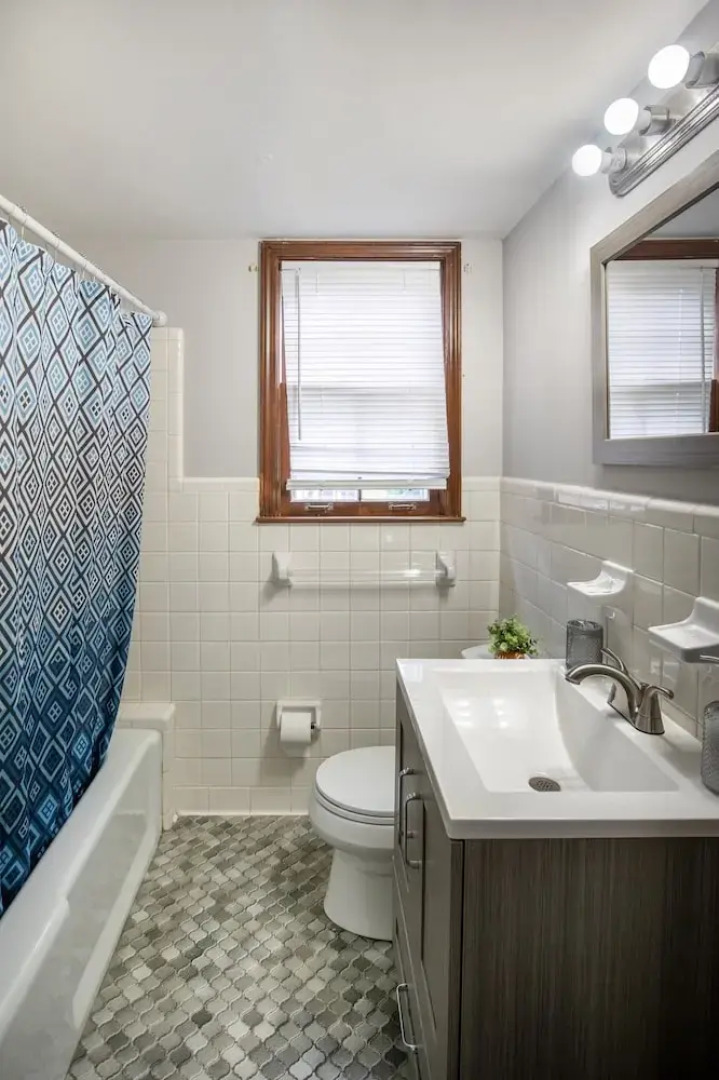 Private Pool Paradise 4 Bedroom Home by RedAwning