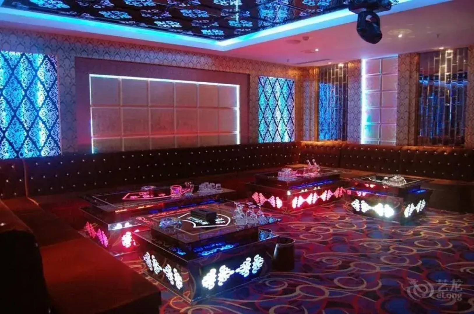 Inner Mongolia Huachen Hotel - Hohhot