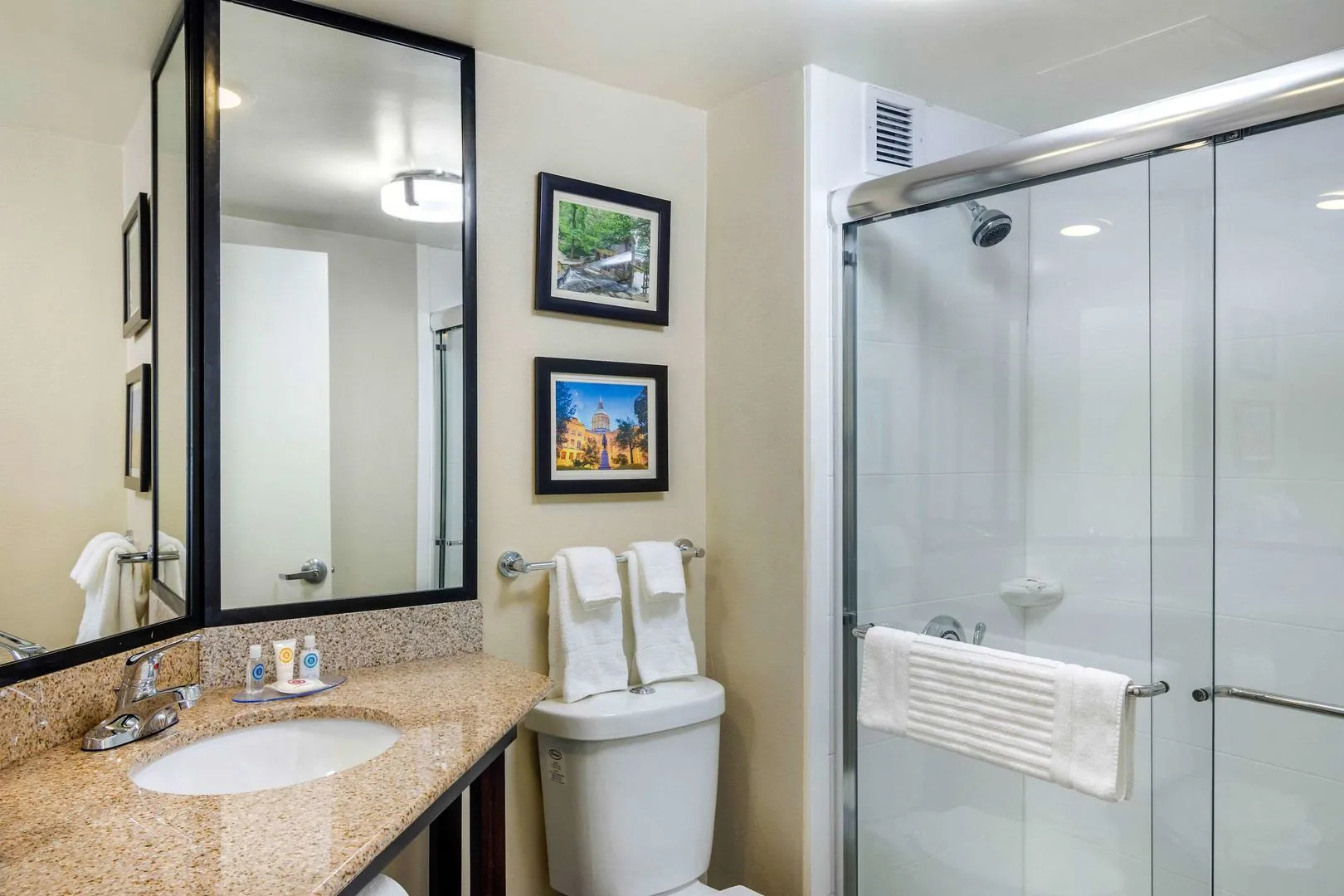 Spark by Hilton Atlanta Airport South College Park