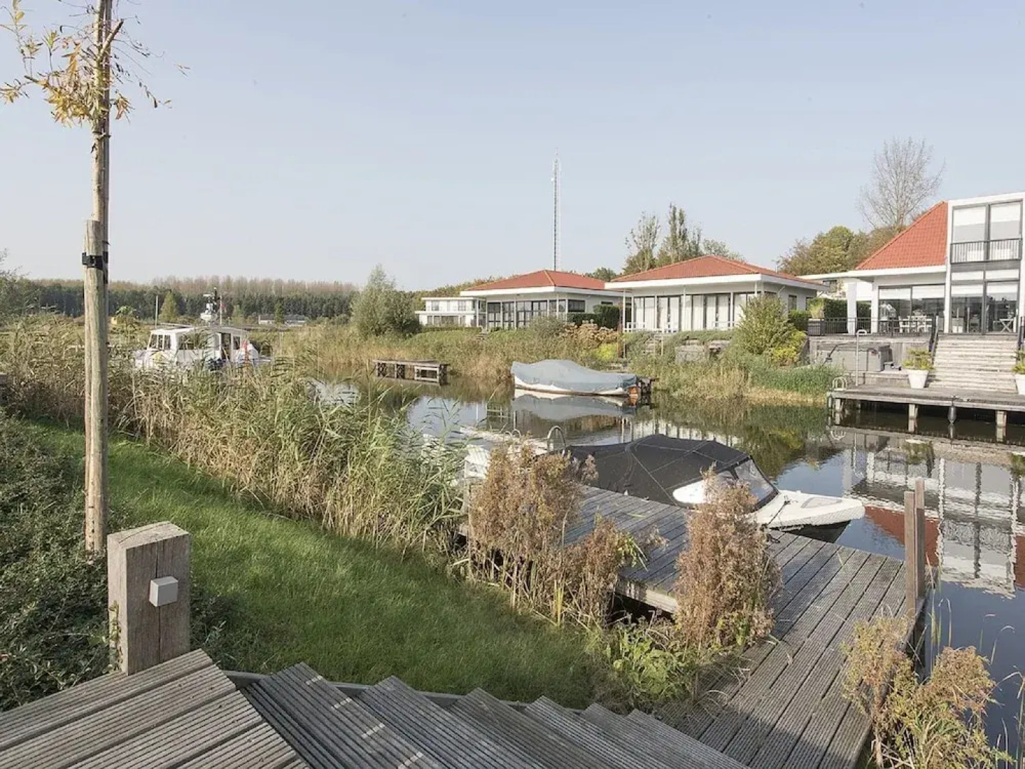 Luxury Villa With Private Jetty in Quiet Park