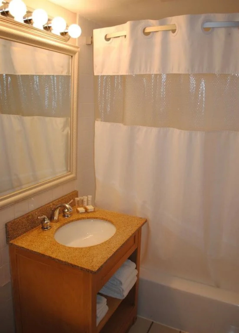 Howard Johnson Inn - Chicago