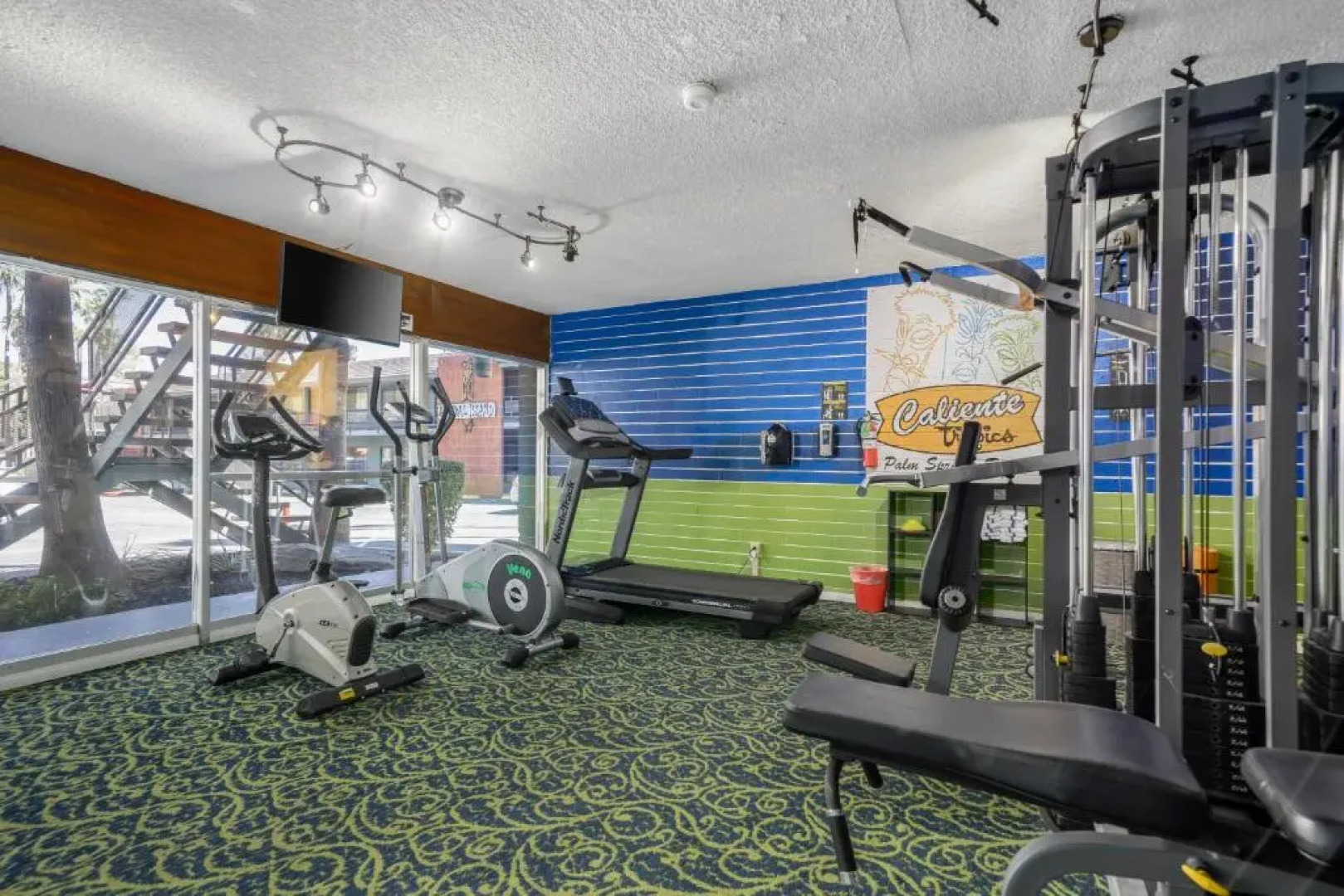 Caliente Tropics Hotel