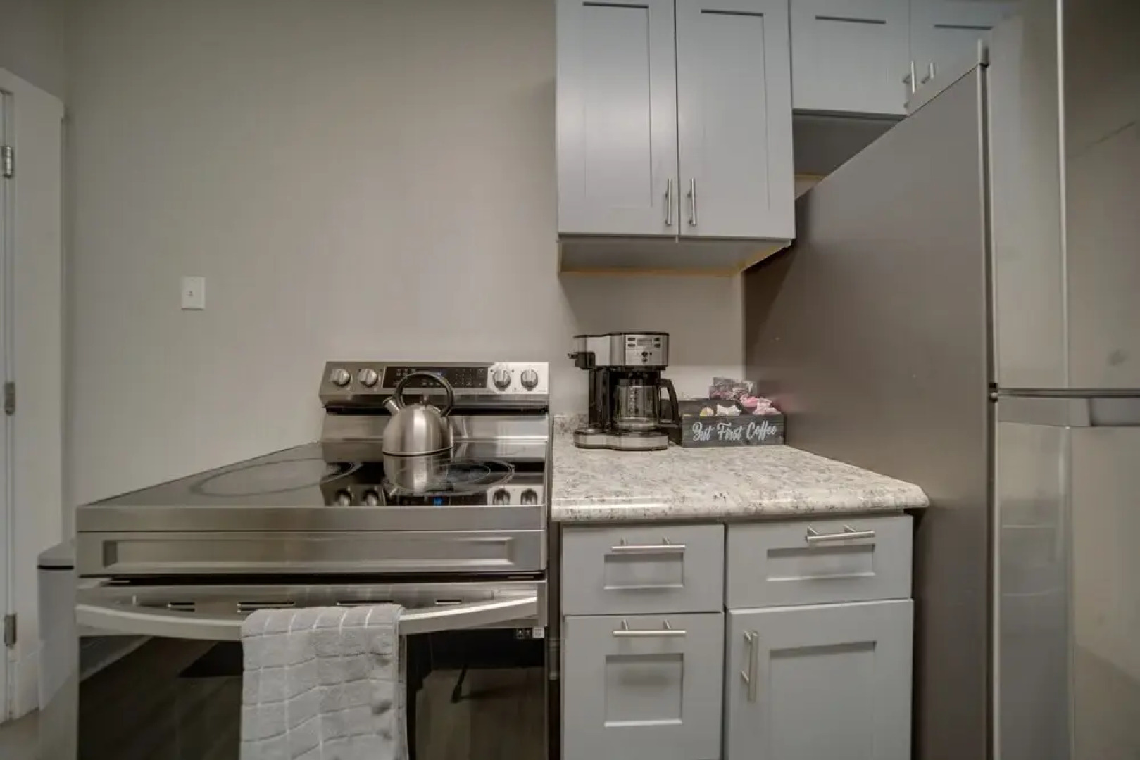 Pet-friendly Cleveland Townhome, 2 Mi to Downtown!