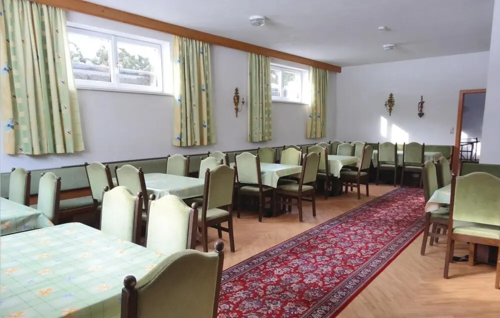 Stunning Apartment in Holzgau With 7 Bedrooms and Wifi