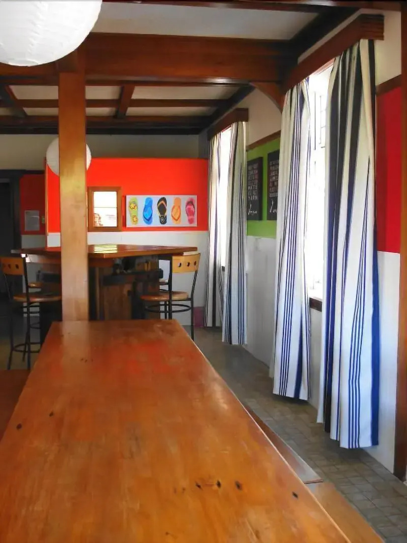 Ducks & Drakes Boutique Motel & Backpackers