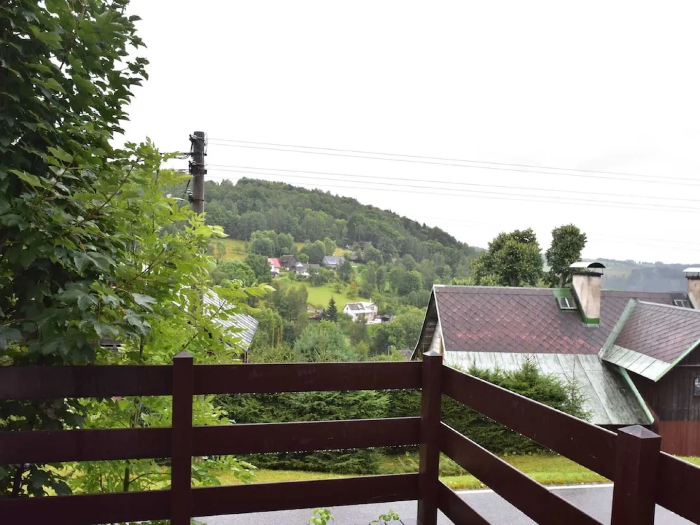 Holiday home located in a quiet, authentic mountain village with a view of the surrounding hills.