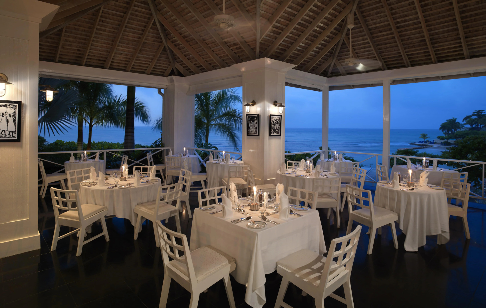 Round Hill Hotel And Villas