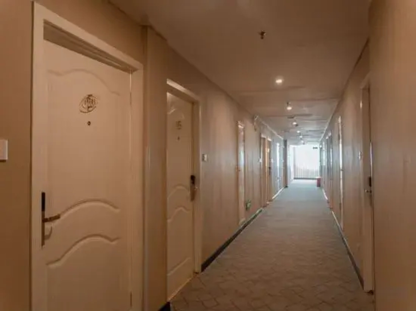 Weiou Hotel (Pingdingshan Zhongxing Road)