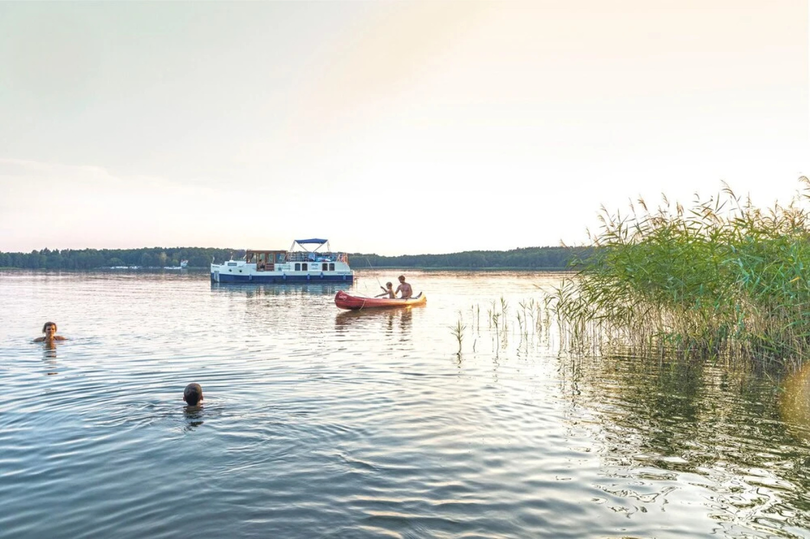 Boats & Yachts at Zehdenick Harbor by Kuhnle‑Tours