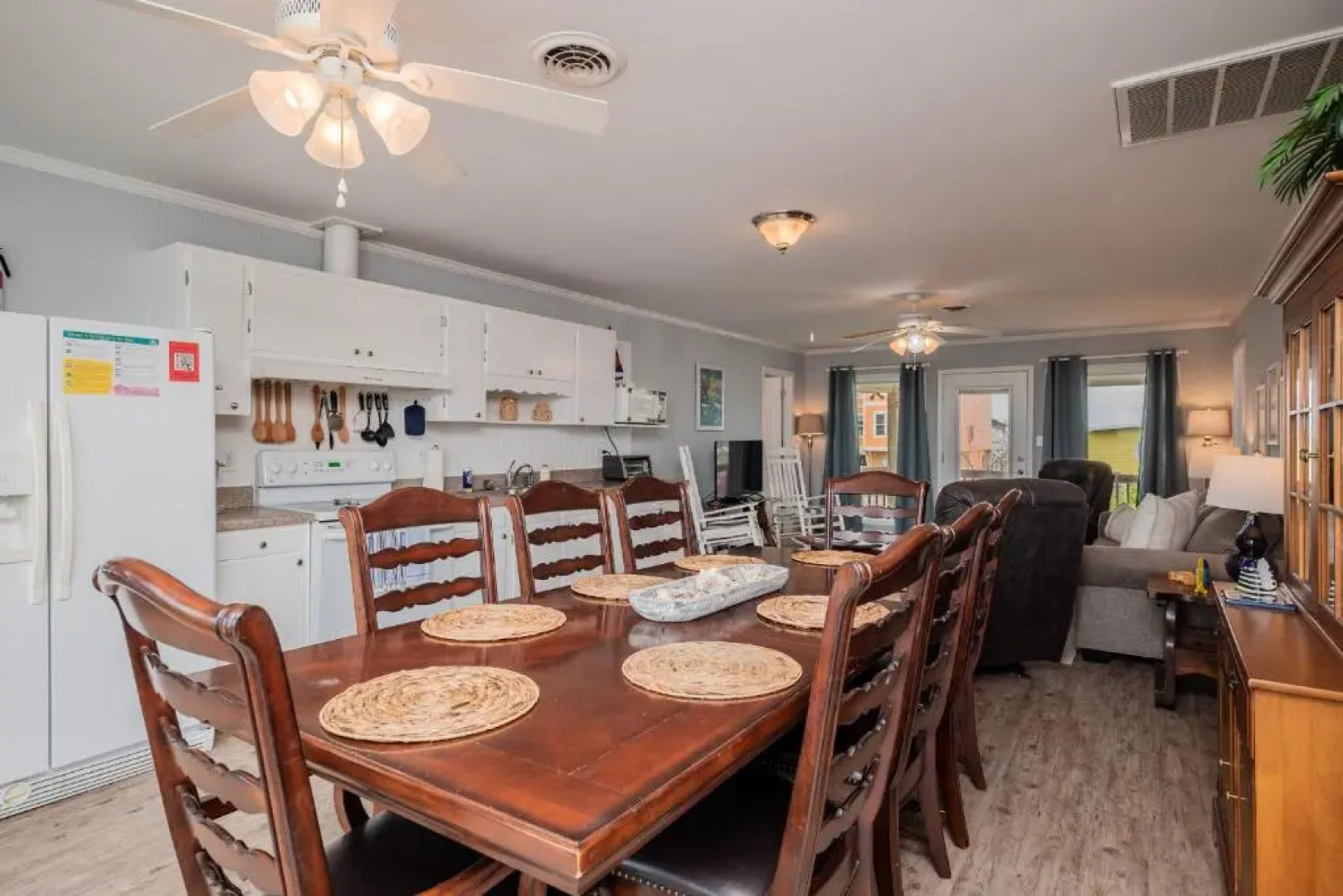 Friendship Lodge by Oak Island Accommodations