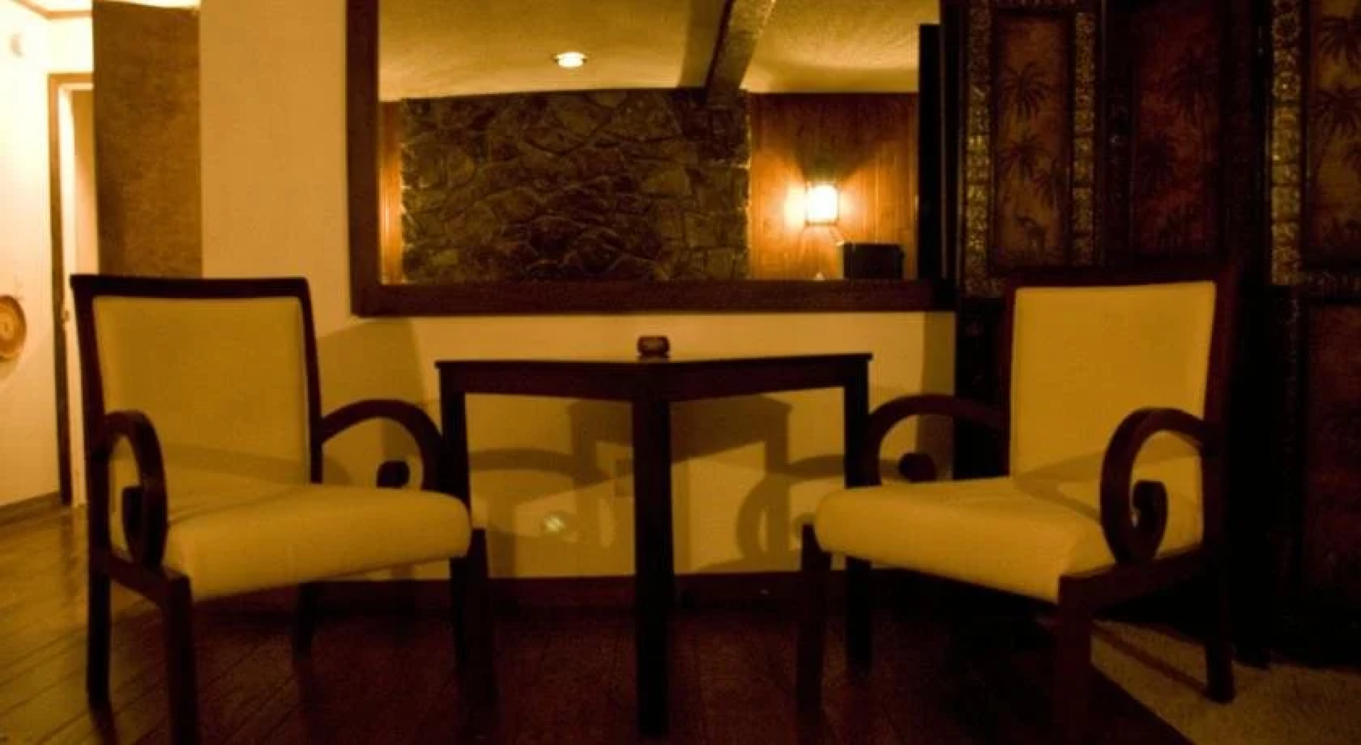 Stones Lodge under Mt. Stratton