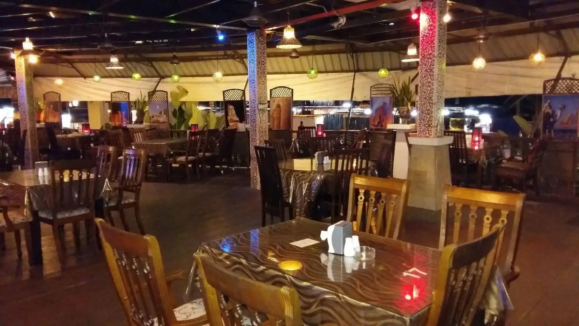 D'Feringghi Haus Hotel & Restaurant