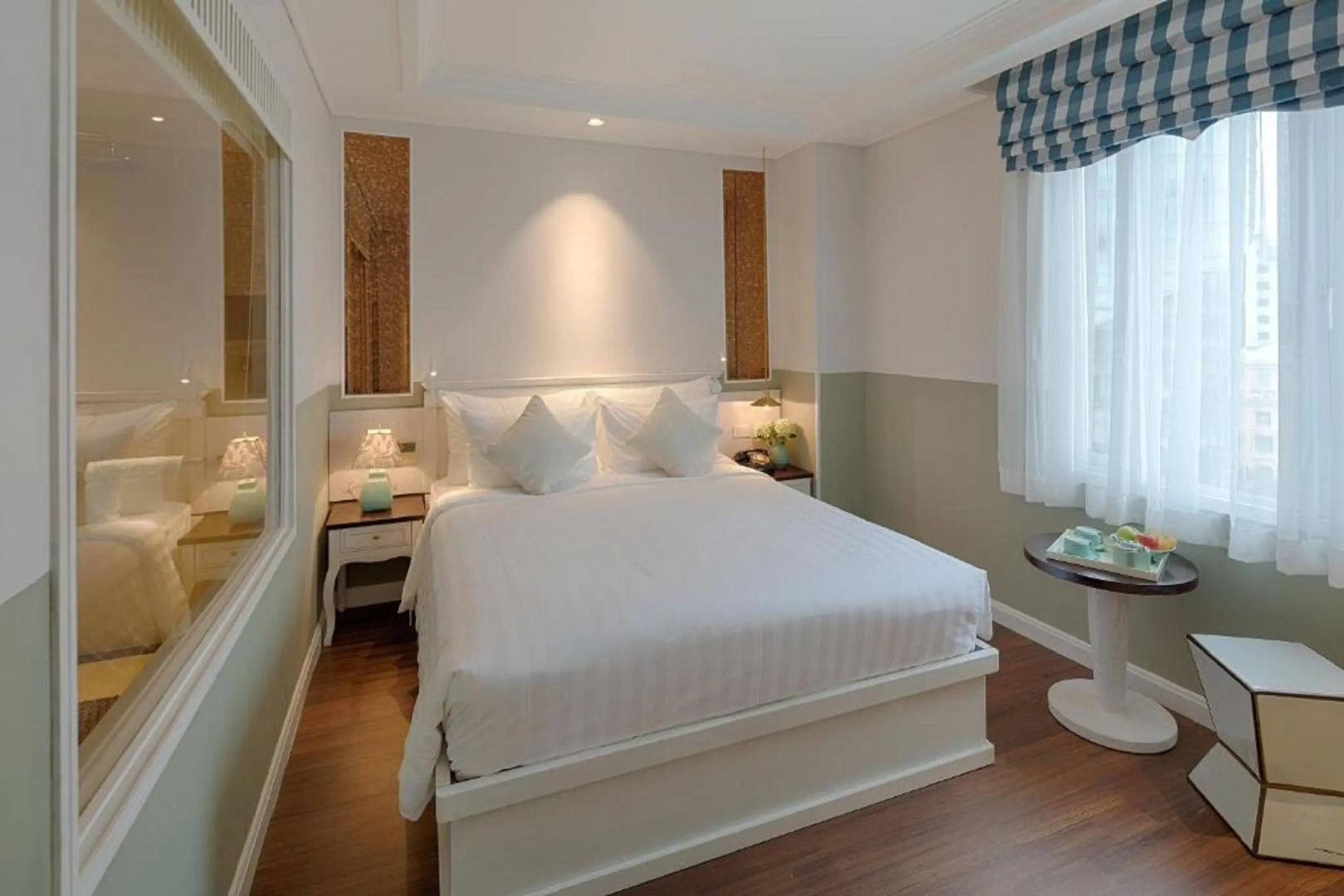 Au Lac Charner Hotel