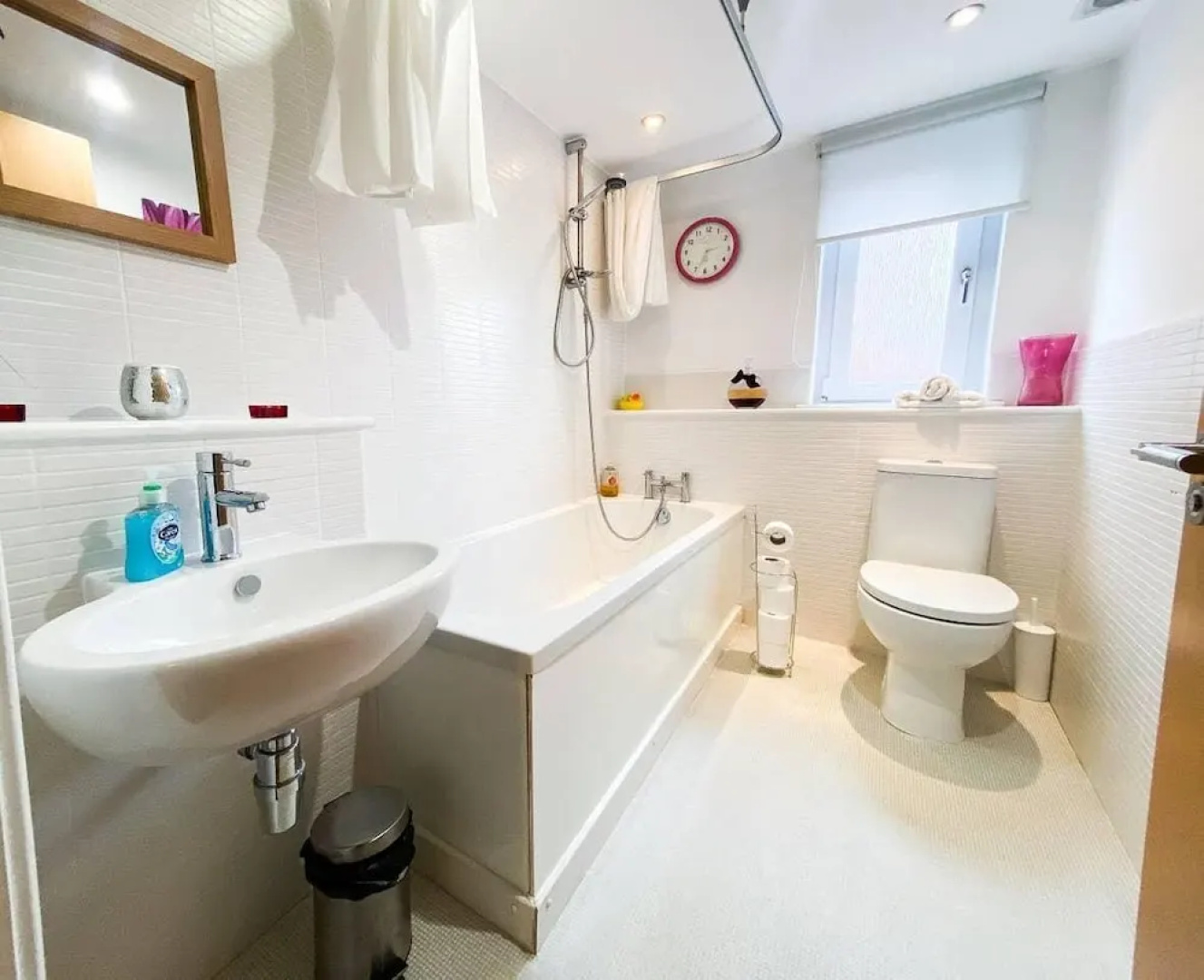 Glasgow Ellerslie Path 2bd Home - Parking