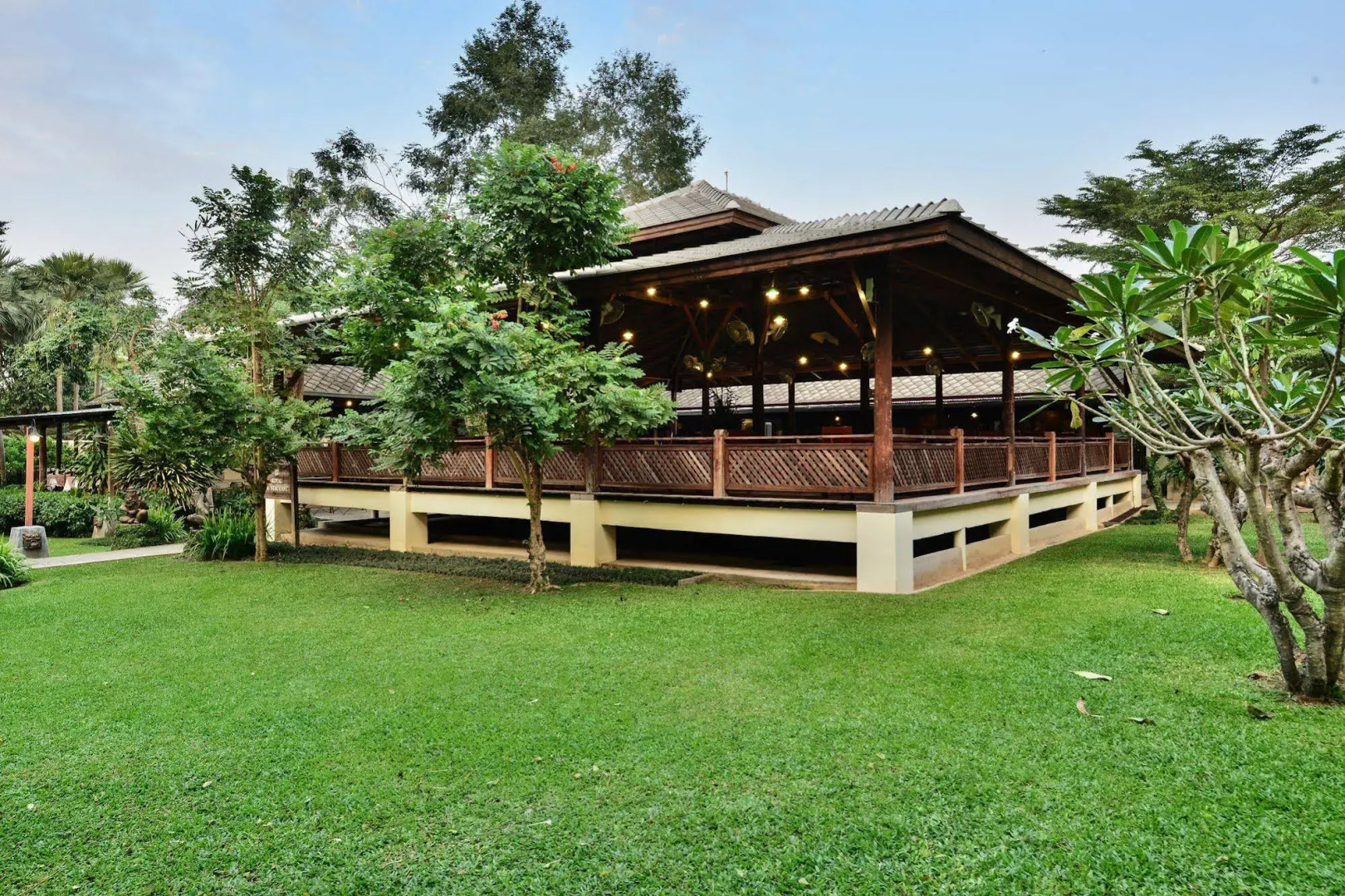 Royal Riverkwai Resort & Spa