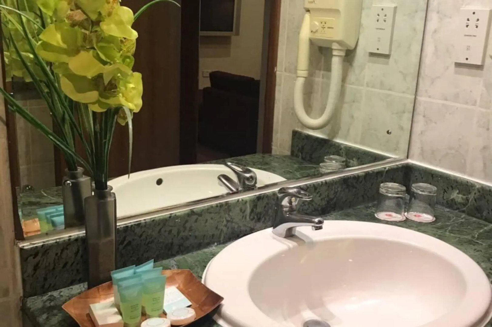 Отель Regent Palace Hotel