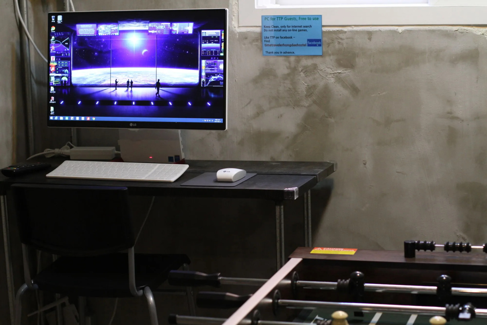 Time Travelers Party Hostel In Hongdae - Foreigners Only