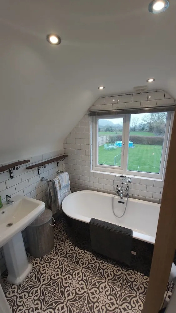 Bluebell House 5 Star Luxury 4 Bdrms and hot tub