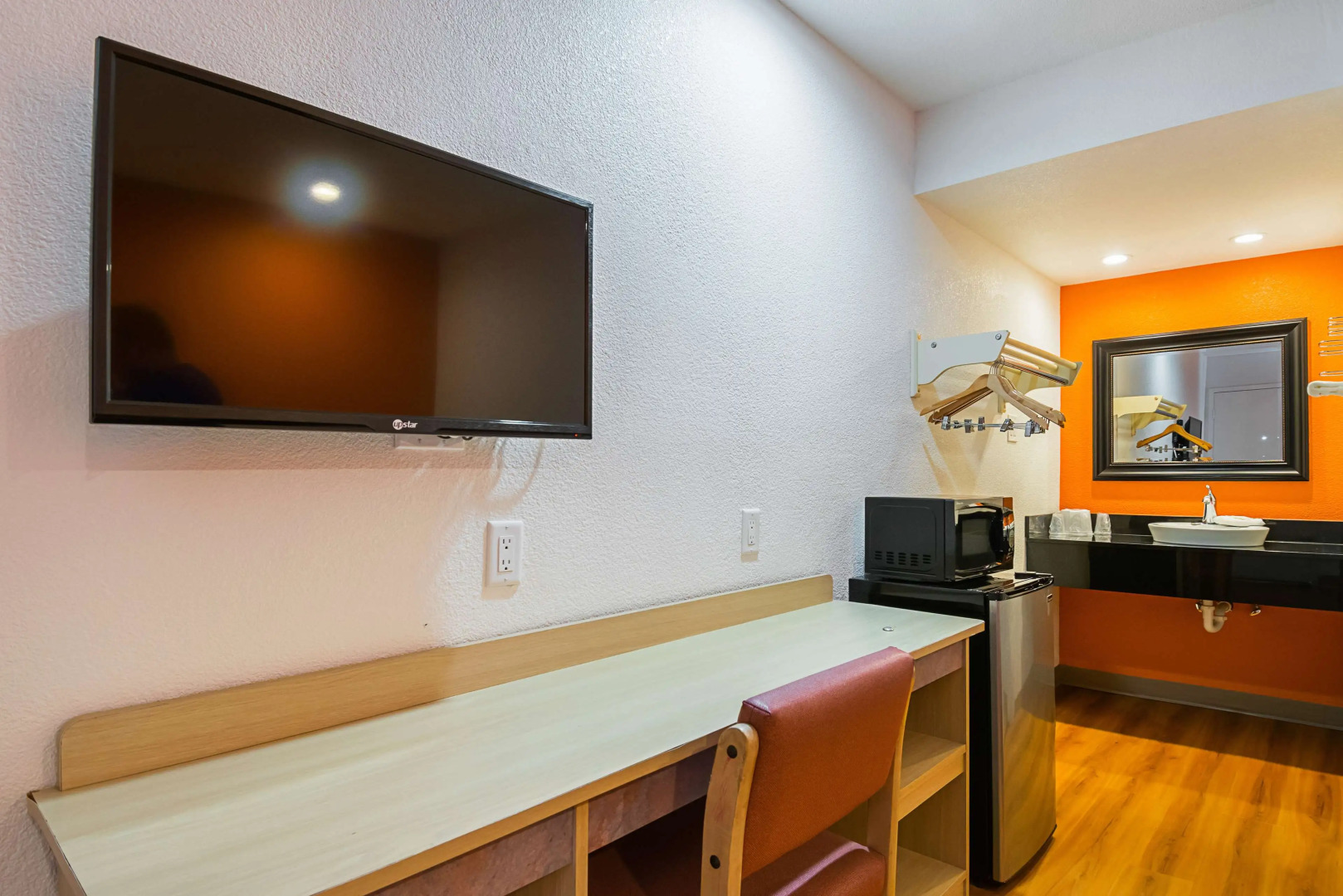 Motel 6 Lost Hills, CA