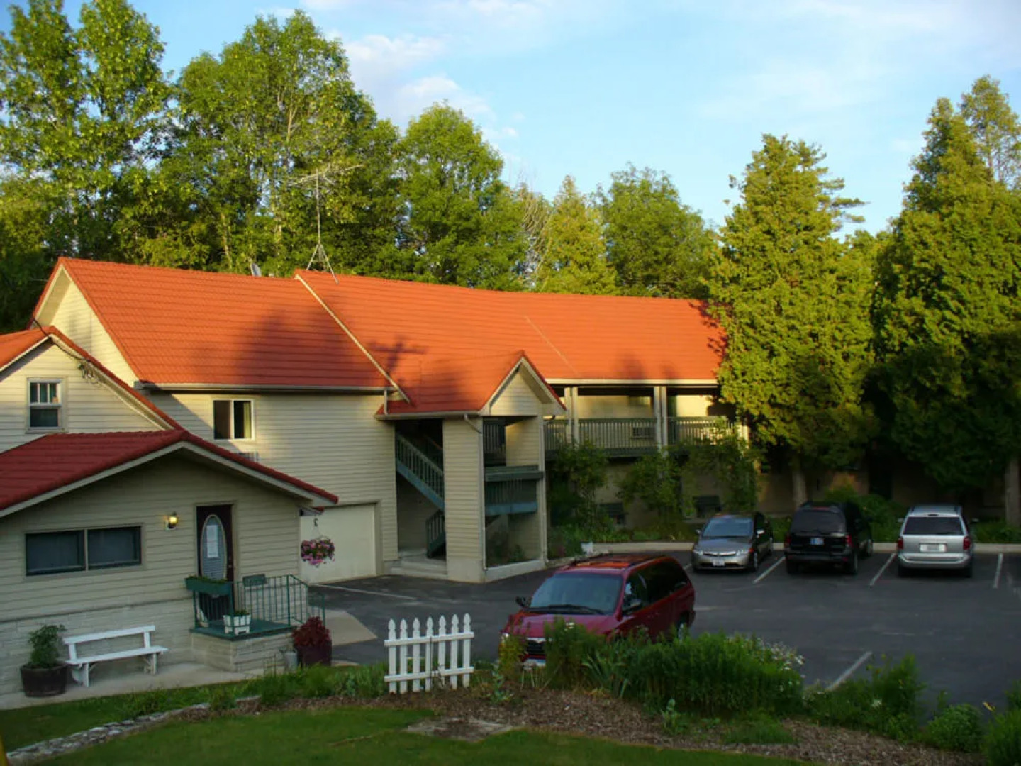 Ridges Inn & Suites