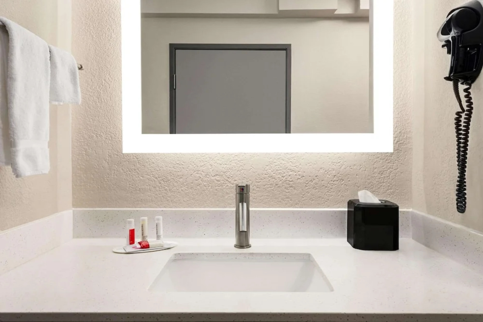 Econo Lodge Blackwell I 35