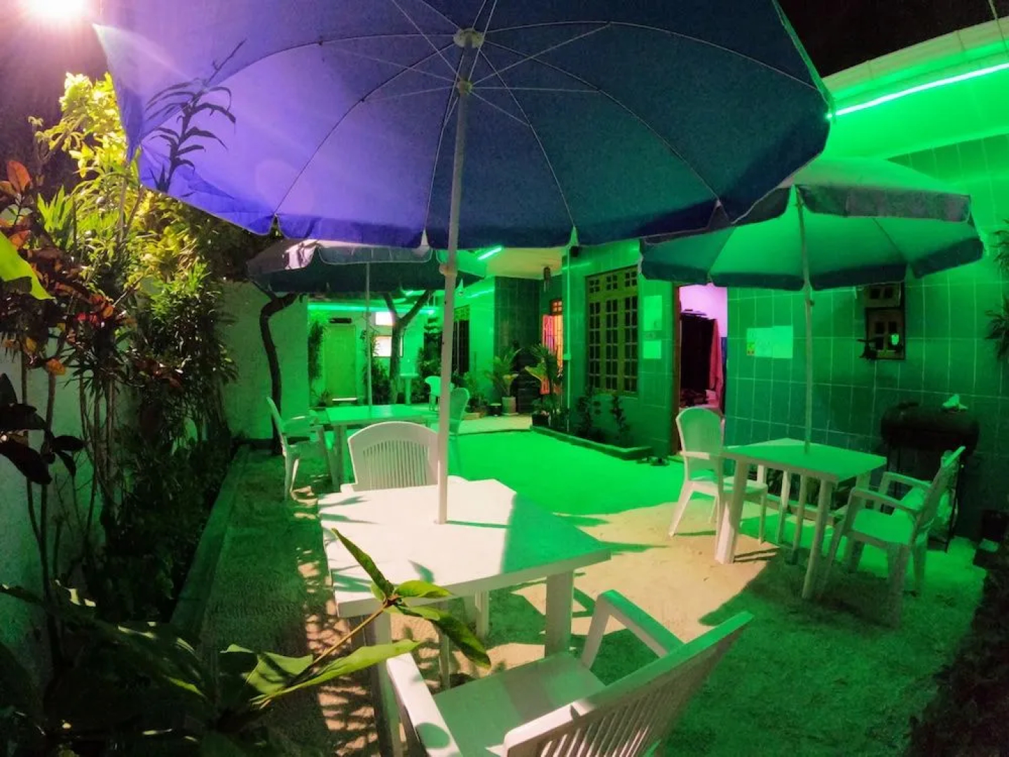 Adroit Beach Inn