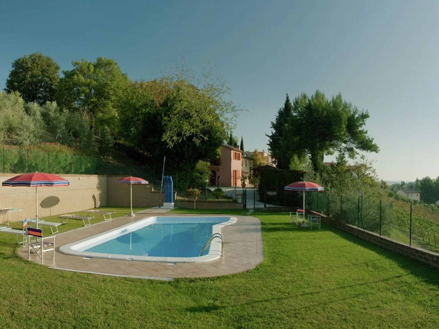 Farmhouse With Swimming Pool, Beautiful Views, Among Vineyards and Olive Groves