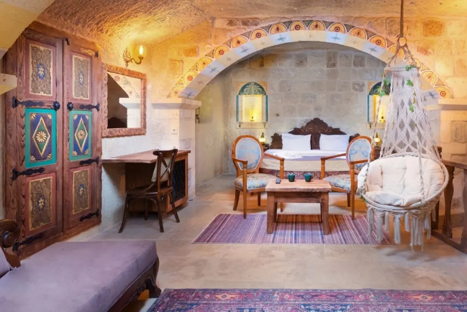 Capp Royal Cave Hotel