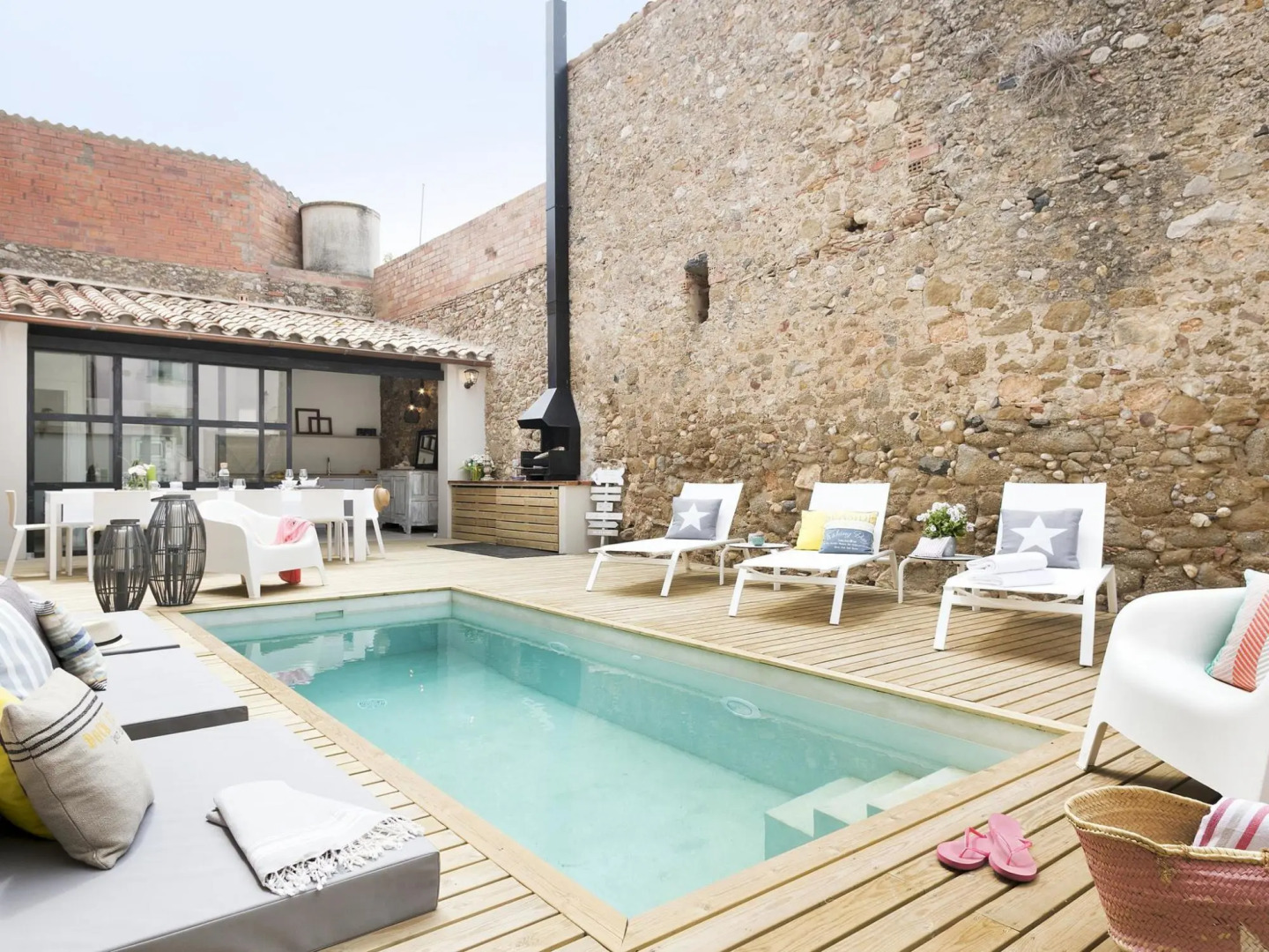 Luxurious Traditional Catalan House With Pool in Marenya, Costa Brava-empordà