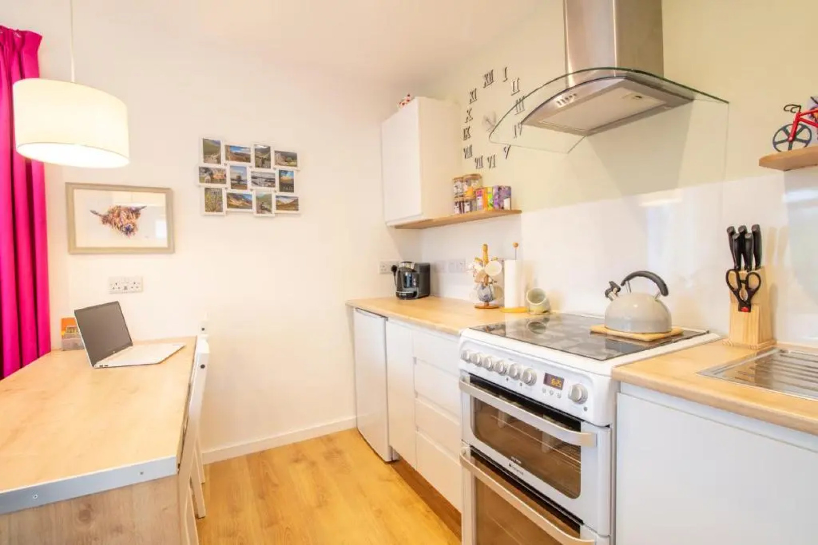 Allt Mor Rentals - Chalet with hot tub, And Studio Apartment with balcony