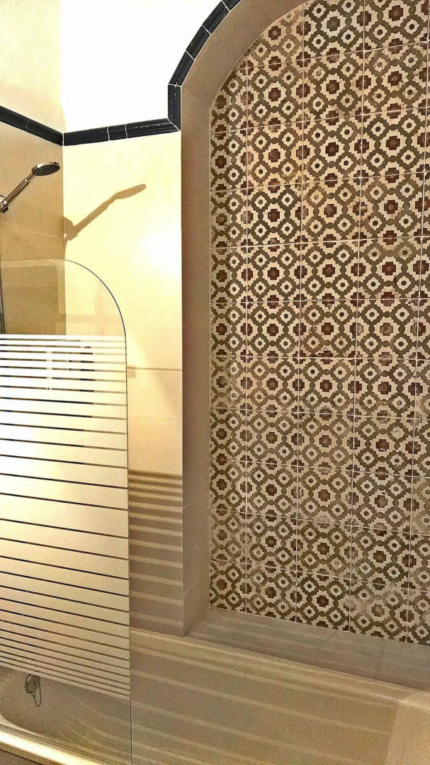 Frenteabastos Hostel & Suites