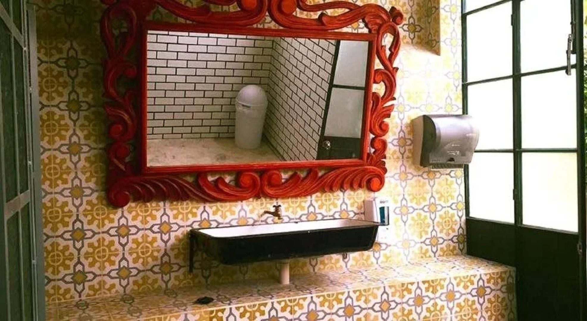 Leonora Hostal - Hostel