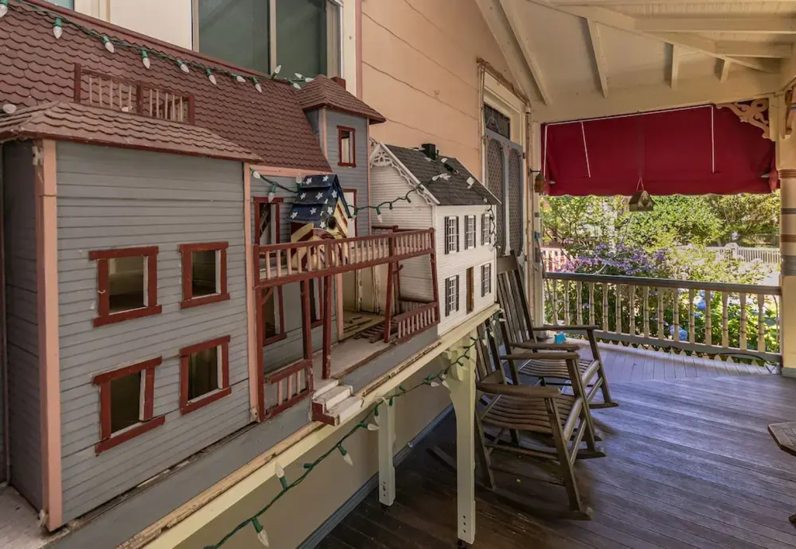 Antoinette's Apartments & Suites