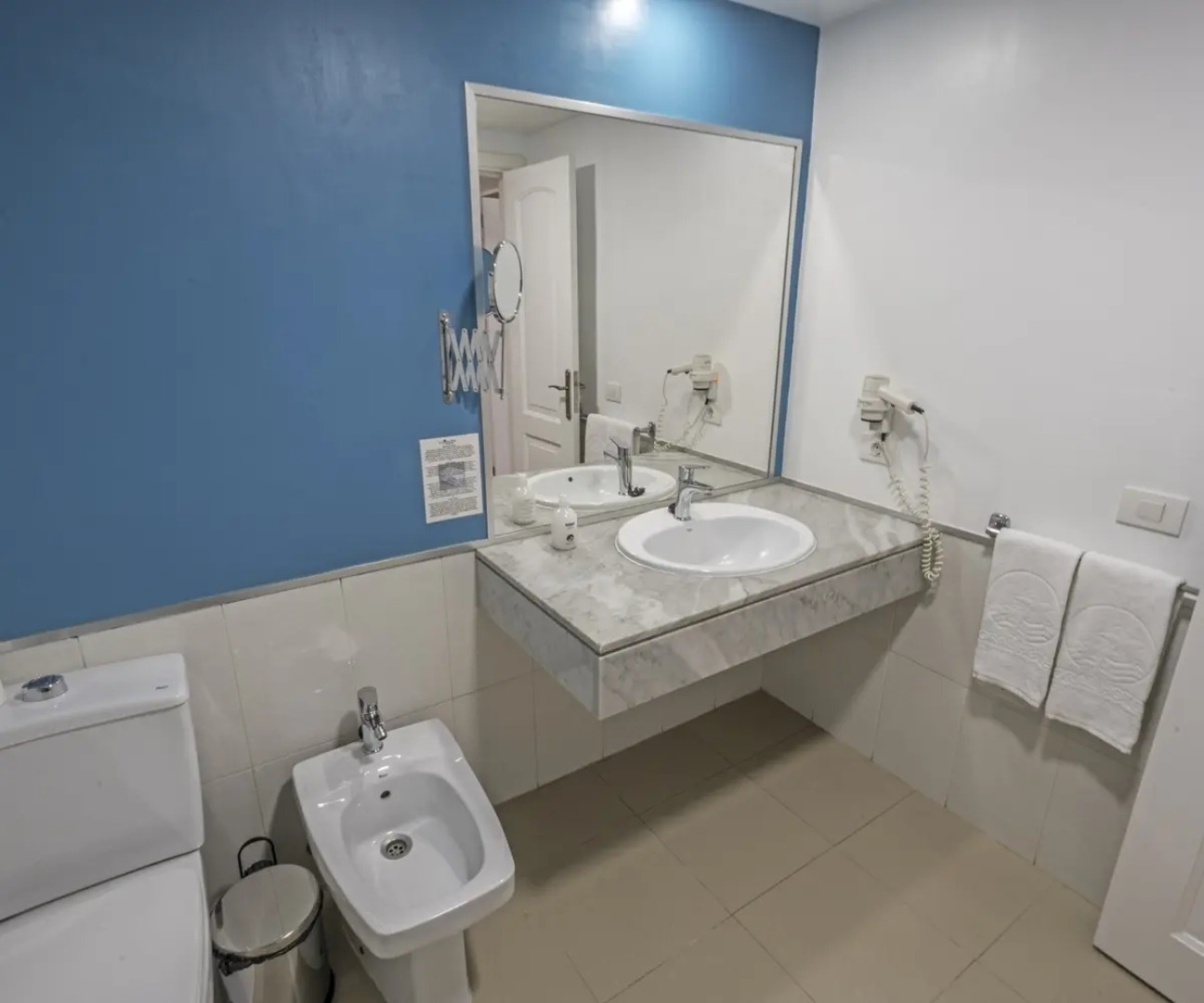 Coral La Quinta Park Suites