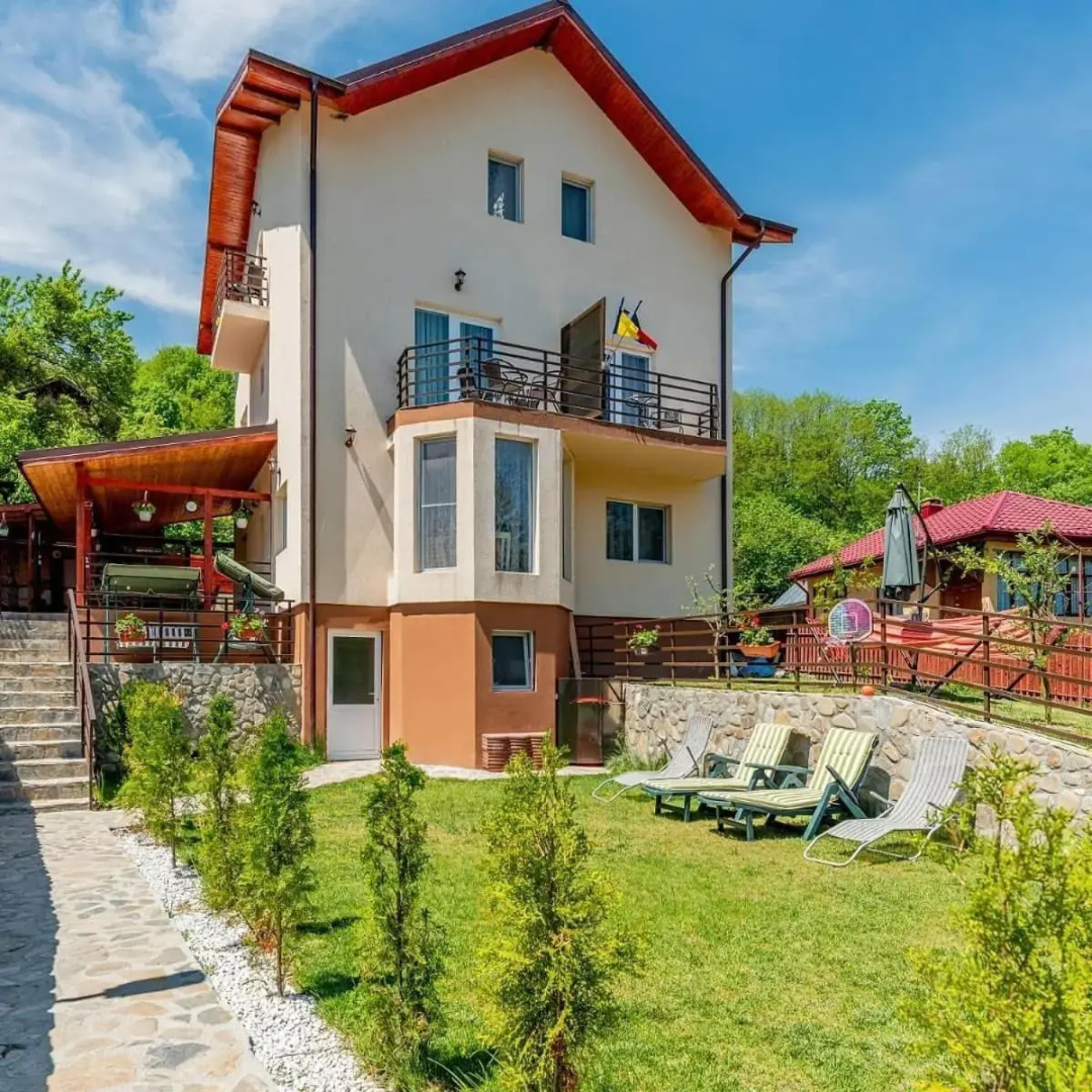 Pensiunile Casuta cu Trandafiri 1