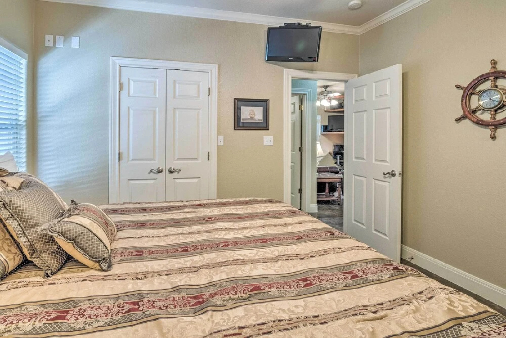 Covered Deck & 2-story Dock: Lake Travis Home!