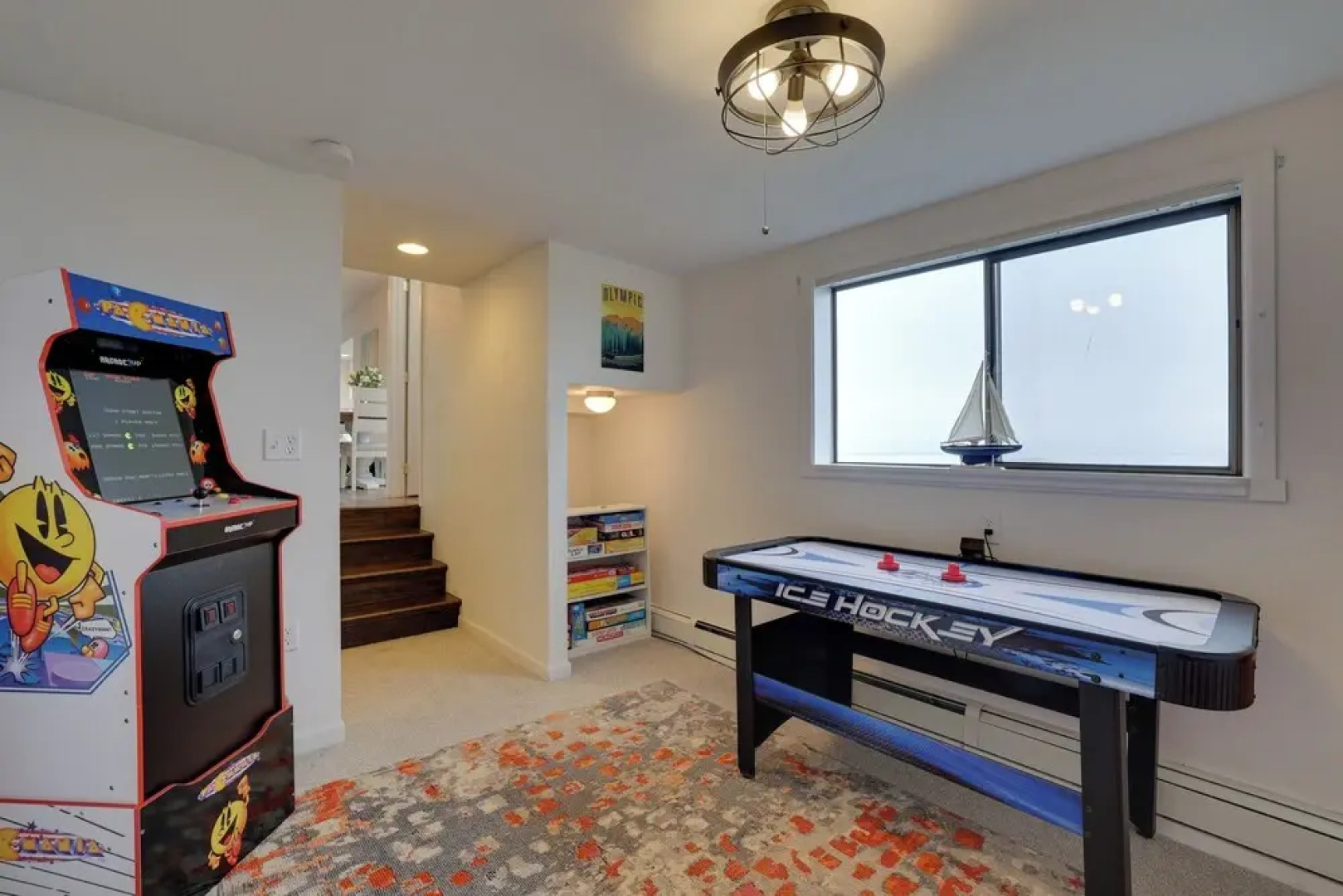 Chic Port Angeles Home w/ Oceanfront Balcony!